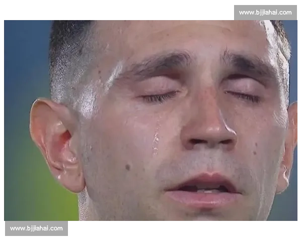 泪流满面！XX队失意告别世界杯，伤感瞬间视频记录！